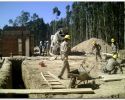 Obreros trabajando en el sector de administración